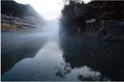 川湯温泉　仙人風呂が有名